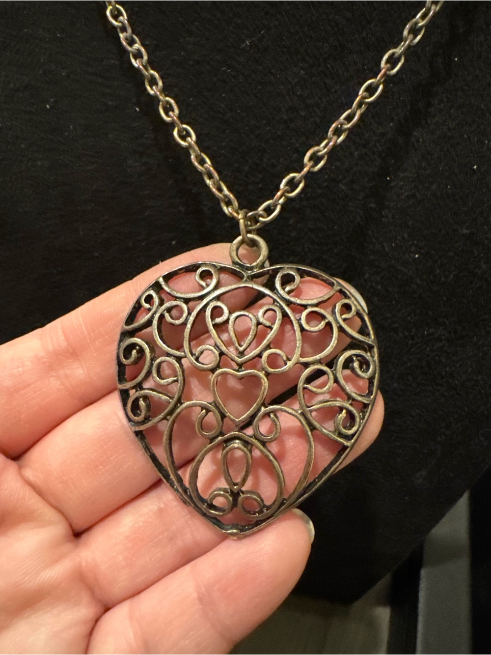 Vintage Style Silver Tone Filigree Heart Pendant Long Chain Necklace